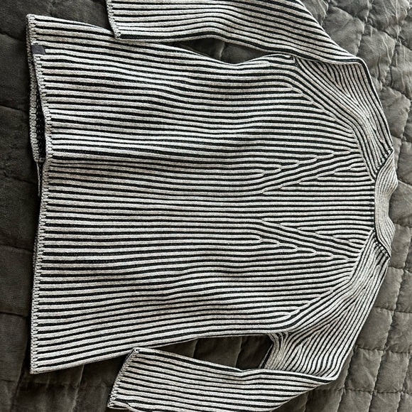 lululemon athletica Black and White Striped Cardigan - Picture 3 of 4